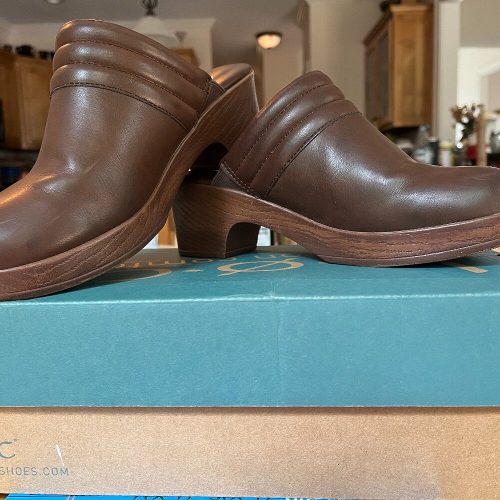 BOC Brown Mule/Clog Shoe Size 8